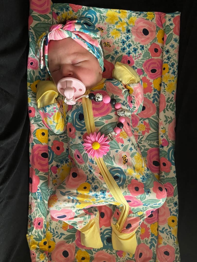 Paci clip with focal